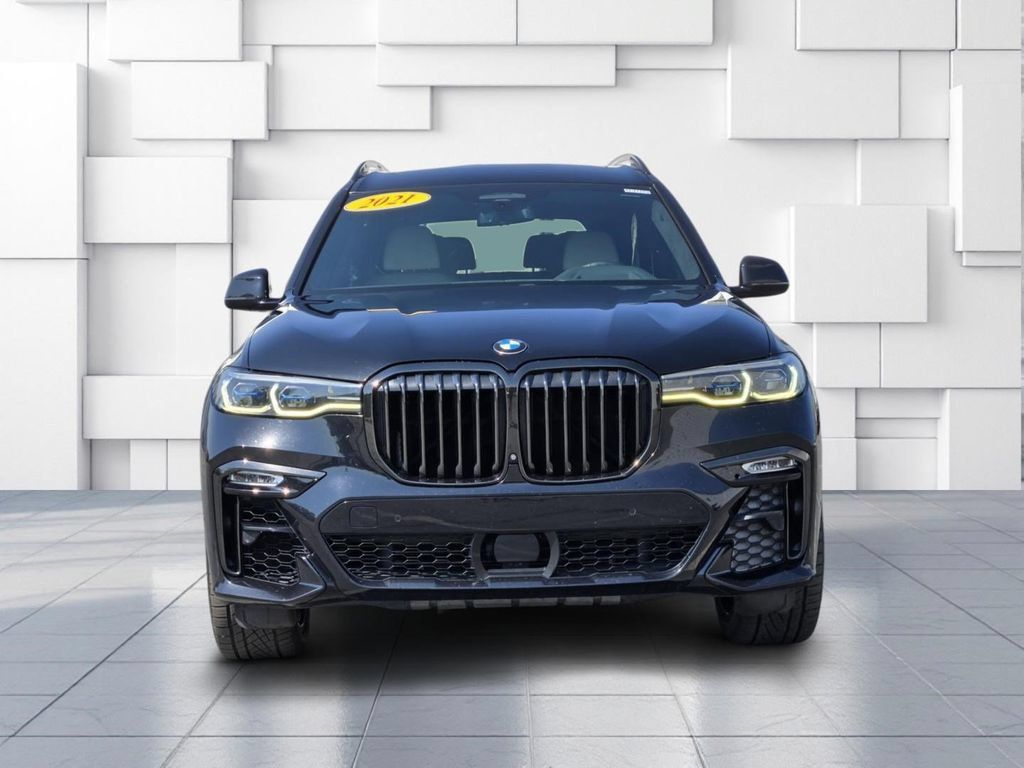 Used 2021 BMW X7 M50i AWD/4WD image 2