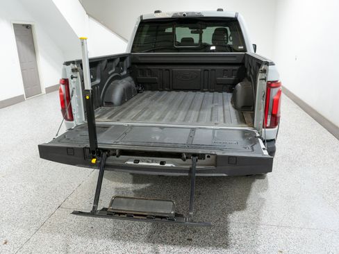 Used 2024 Ford F150 Raptor image 11