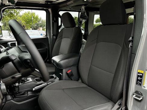 Used 2023 Jeep Wrangler Unlimited Sport AWD/4WD image 28