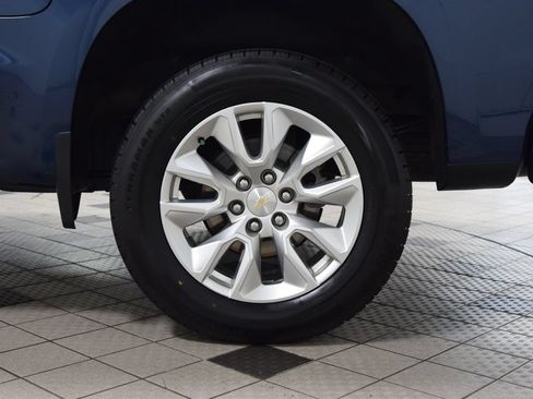 Used 2023 Chevrolet Silverado 1500 Custom AWD/4WD image 26