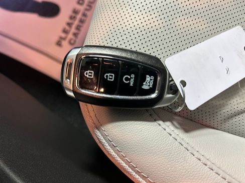 Used 2023 Hyundai Kona Limited image 20