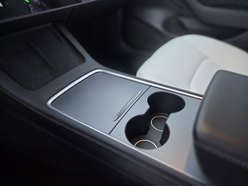 Used 2022 Tesla Model 3 Performance image 14