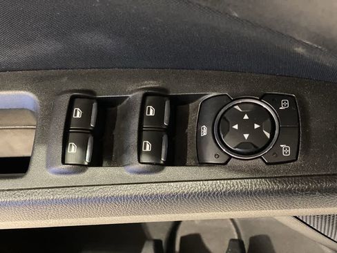 Used 2020 Ford Fusion SE image 16