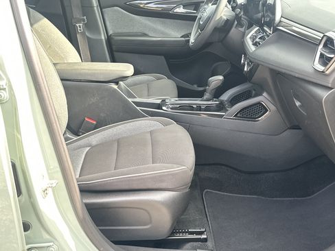 Used 2025 Chevrolet TrailBlazer LT FWD image 13