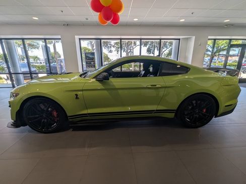 Used 2020 Ford Mustang Shelby GT500 w/ Technology Package RWD image 4