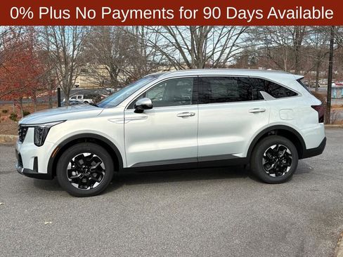 New 2026 Kia Sorento S image 4