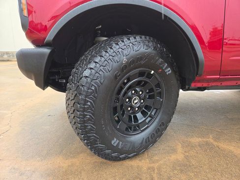 New 2026 Ford Bronco 2-Door AWD/4WD image 37