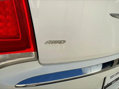 Used 2018 Chrysler 300 Limited image 28