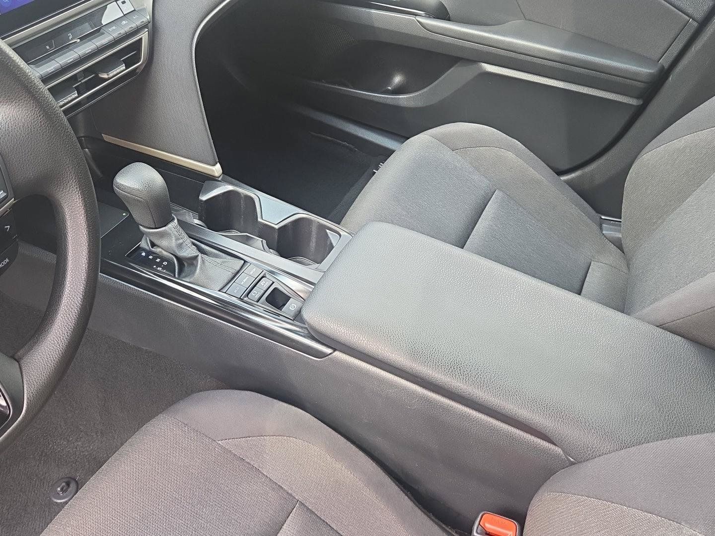 Used 2025 Toyota Camry LE FWD image 18