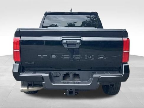 Used 2025 Toyota Tacoma TRD Sport AWD/4WD image 5