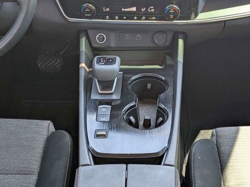 Used 2021 Nissan Rogue SV FWD image 18