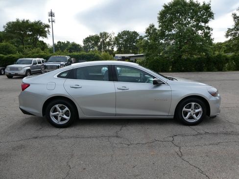 Used 2017 Chevrolet Malibu LS FWD image 4