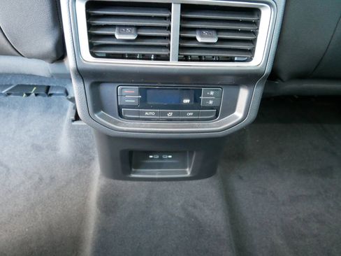 New 2026 Volkswagen Atlas SE image 6