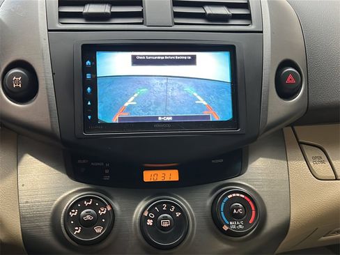 Used 2011 Toyota RAV4 4WD image 19