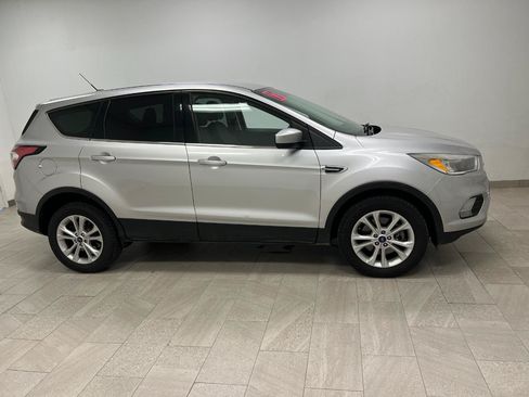 Used 2017 Ford Escape SE AWD/4WD image 3