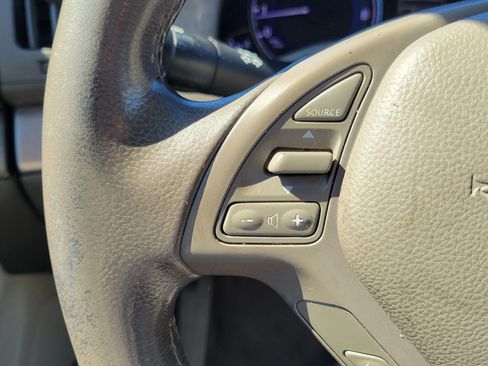 Used 2013 INFINITI G37 Journey w/ Premium Pkg image 16