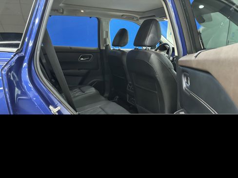 Used 2021 Nissan Rogue Platinum image 15