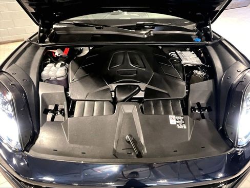 Certified 2025 Porsche Cayenne Coupe AWD/4WD image 15