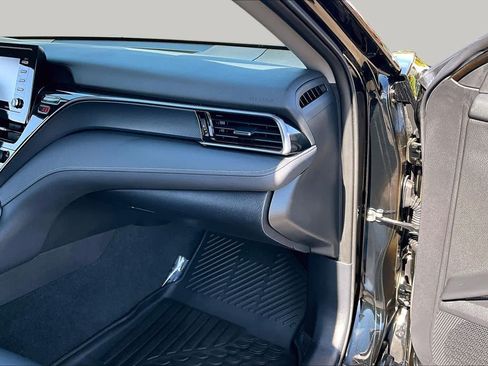 Certified 2023 Toyota Camry SE FWD image 18