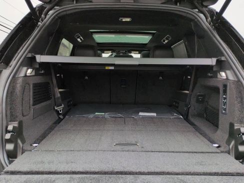 New 2026 Land Rover Range Rover Long Wheelbase SE image 36