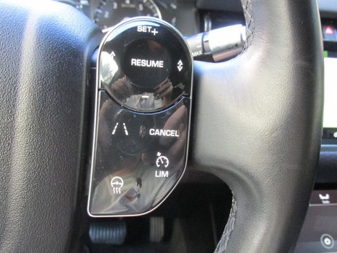 Used 2020 Land Rover Range Rover Evoque S image 40