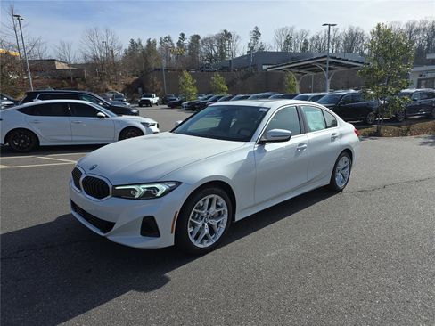 New 2026 BMW 330i xDrive Sedan w/ Convenience Package image 7