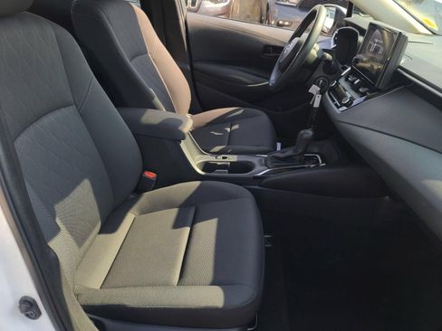 Used 2023 Toyota Corolla LE FWD image 17