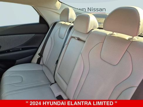 Used 2024 Hyundai Elantra Limited FWD image 36