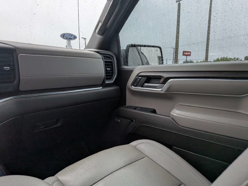 Used 2024 GMC Sierra 1500 SLT w/ SLT Premium Plus Package AWD/4WD image 15