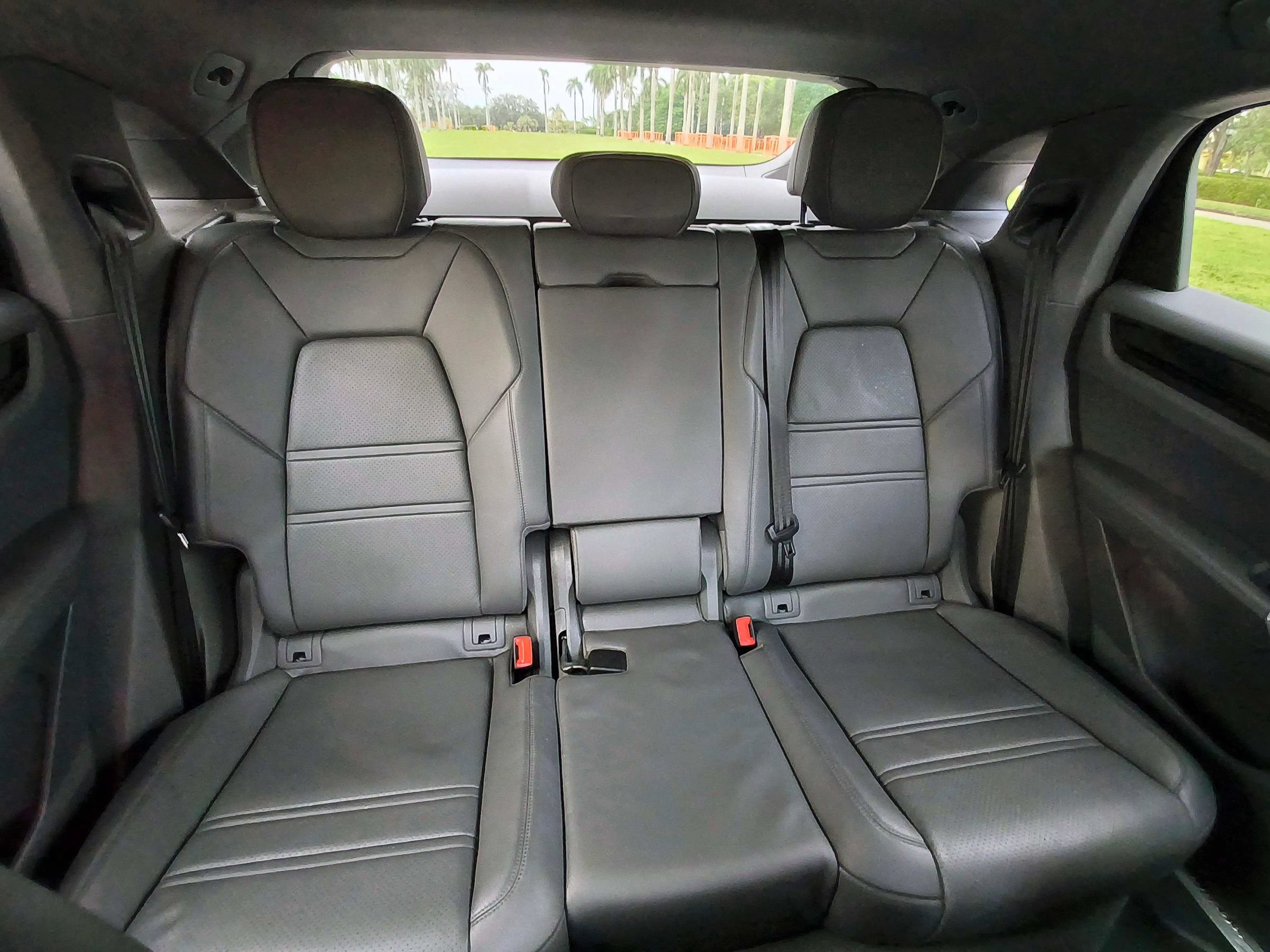 Used 2021 Porsche Cayenne Coupe AWD/4WD image 18