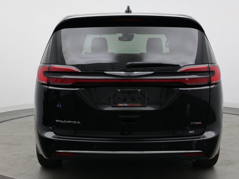 Used 2025 Chrysler Pacifica Select FWD image 7