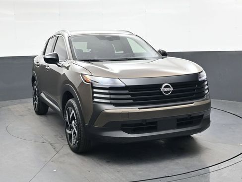 Used 2026 Nissan Kicks SV image 1