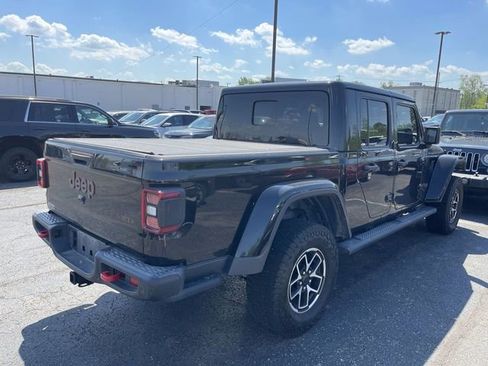 Used 2024 Jeep Gladiator Rubicon AWD/4WD image 10