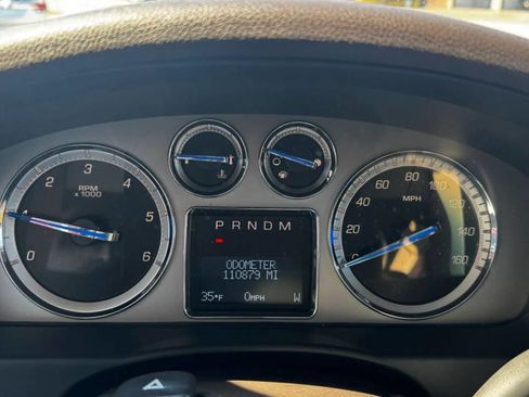 Used 2011 Cadillac Escalade ESV Luxury image 29