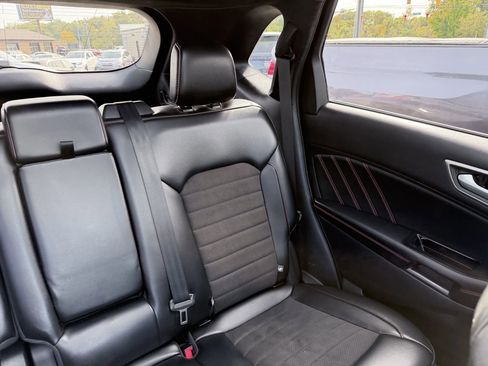 Used 2020 Ford Edge ST-Line w/ Cold Weather Package image 22