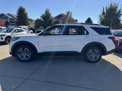 New 2026 Ford Explorer Active w/ Active Comfort Package image 6