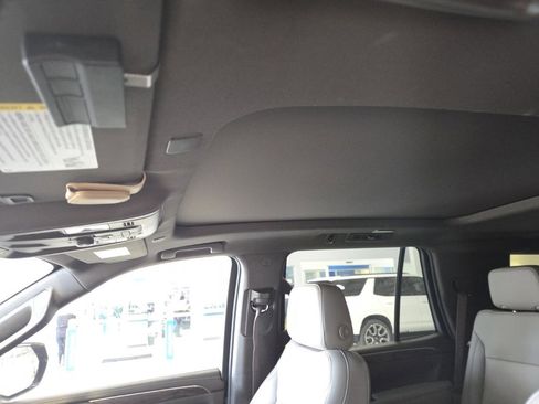 Used 2021 Chevrolet Tahoe Z71 w/ Luxury Package image 7