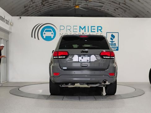 Used 2021 Jeep Grand Cherokee Laredo X RWD image 5