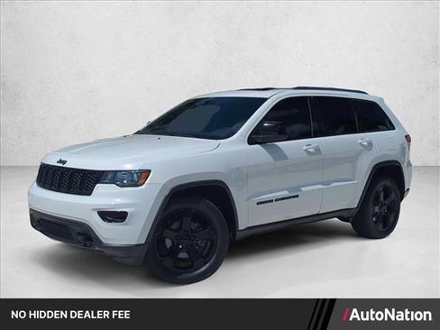 Used 2018 Jeep Grand Cherokee Laredo AWD/4WD image 1