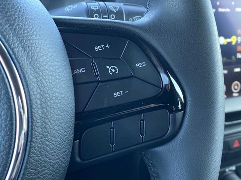 Certified 2022 Jeep Renegade Altitude image 31