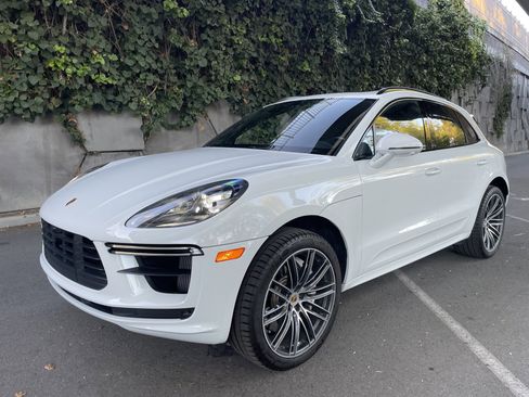 Used 2020 Porsche Macan Turbo image 13