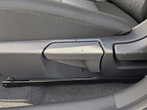 Used 2026 Nissan Sentra SV w/ SV Convenience Package FWD image 13