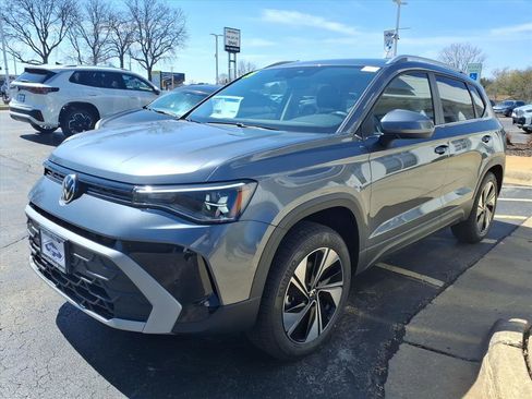 New 2026 Volkswagen Taos SE AWD/4WD image 3