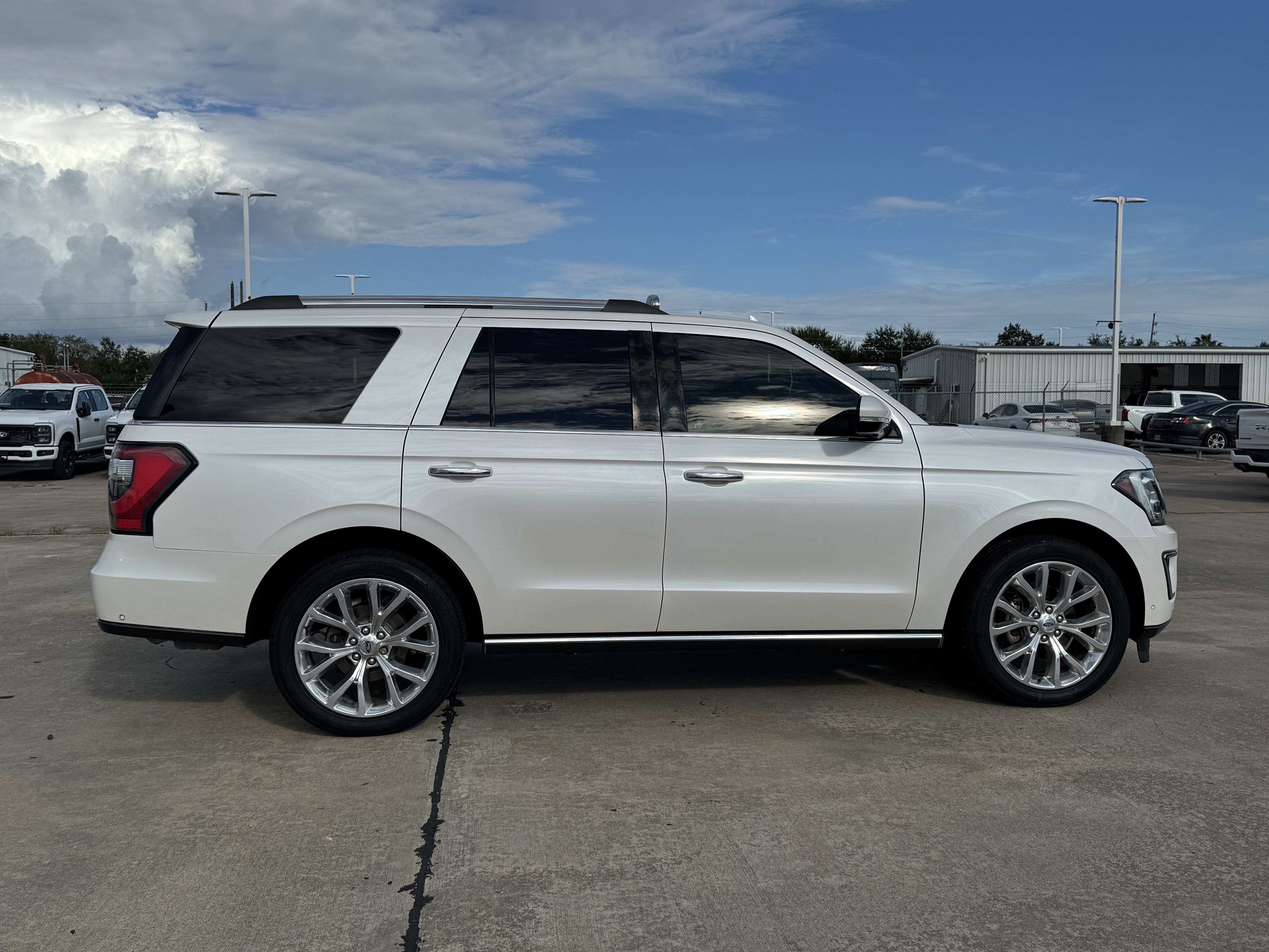 Used 2019 Ford Expedition Limited w/ Equipment Group 302A RWD image 5