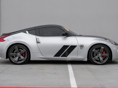 Used 2020 Nissan 370Z Coupe image 3