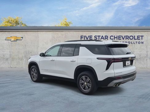 Used 2025 Chevrolet Traverse LT FWD image 6