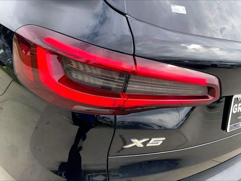 Used 2021 BMW X5 sDrive40i w/ Executive Package RWD image 28