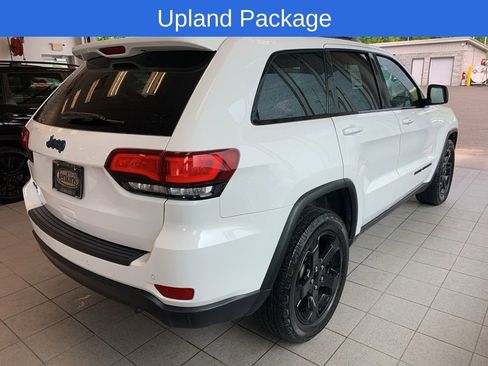 Used 2018 Jeep Grand Cherokee Laredo AWD/4WD image 10