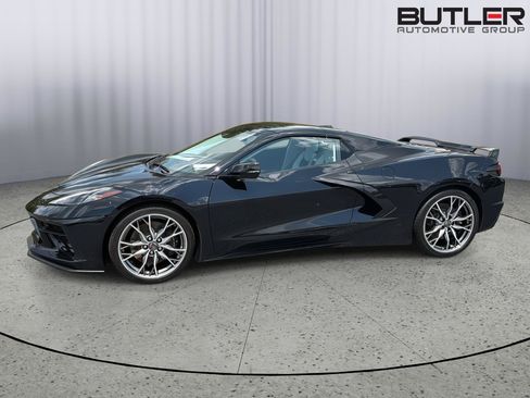 Used 2024 Chevrolet Corvette Stingray Premium Conv w/ Z51 Performance Package RWD image 3