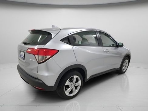 Certified 2021 Honda HR-V LX image 8